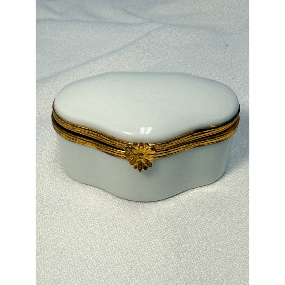 Limoges Trinket Box White Excellent Vintage Porcelain Gold Trim